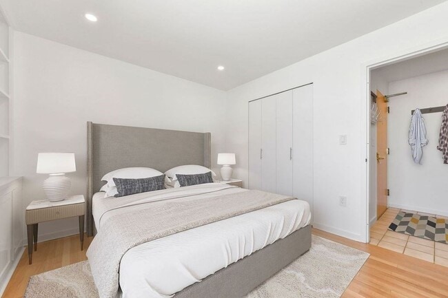 Building Photo - 4 Canal Park