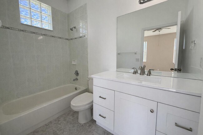 Building Photo - 1168 Hatteras Cir