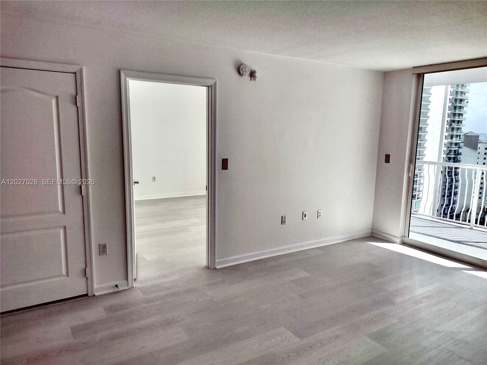 Building Photo - 1200 Brickell Bay Dr