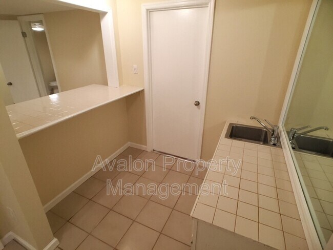 Building Photo - 5040 Woodland Dr NW