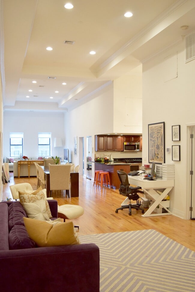 Building Photo - 25 Murray St