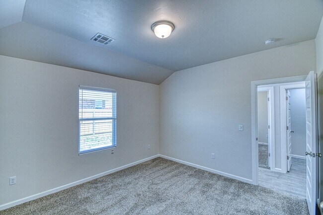 Building Photo - 2723 Varenna Ln