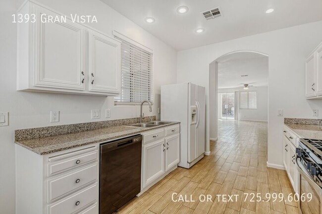 Building Photo - 1393 Gran Vista Ave