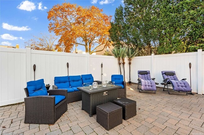 Building Photo - 2714 Ellen Rd