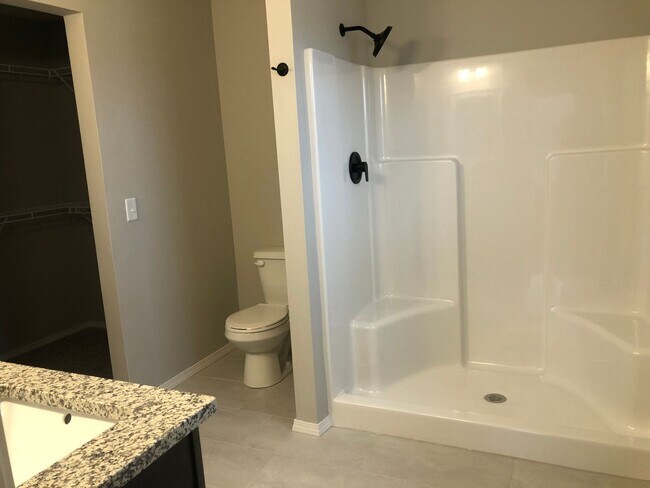 Building Photo - Make this  beautiful modern home yours!! HOA paid!