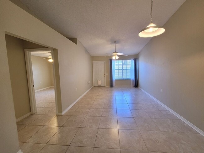 Building Photo - 8158 Heirloom Dr