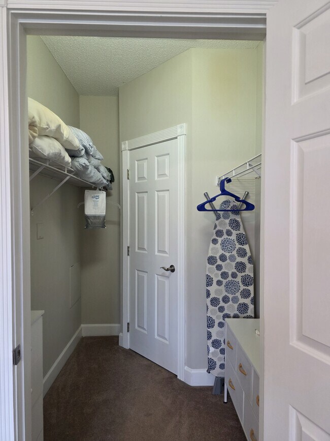 Building Photo - 4879 Dahlia Ct