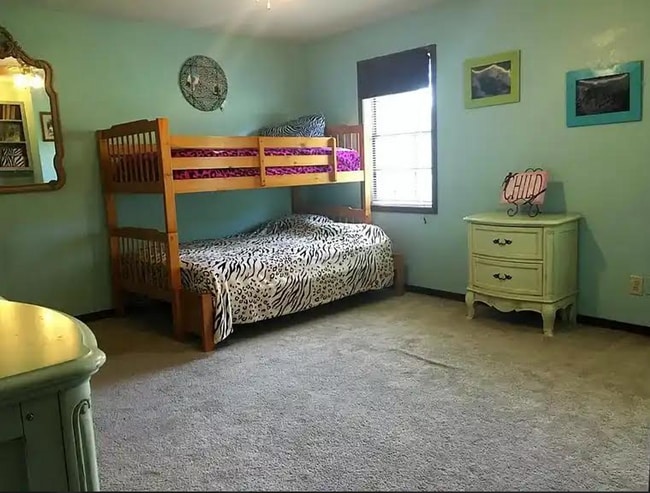 Building Photo - Charming 3 Bed, 2 Bath Home with New Floor...