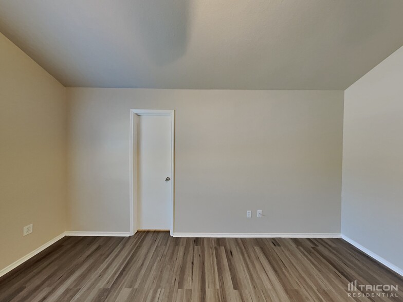Building Photo - 1410 Misty Meadow Dr