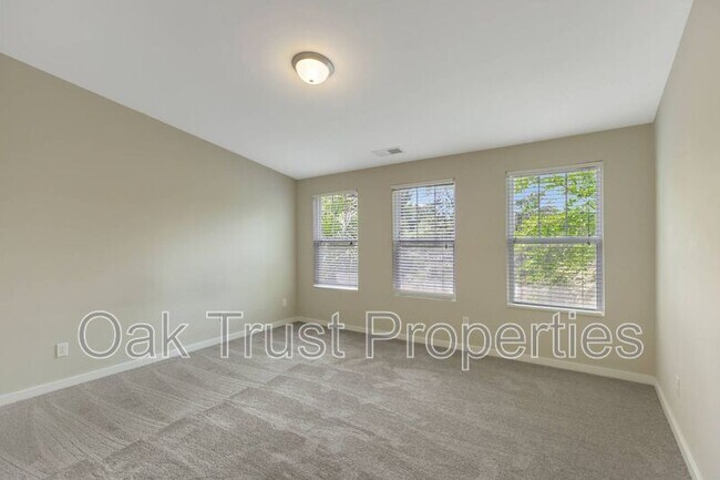 Building Photo - 75 Branch Creek Trail