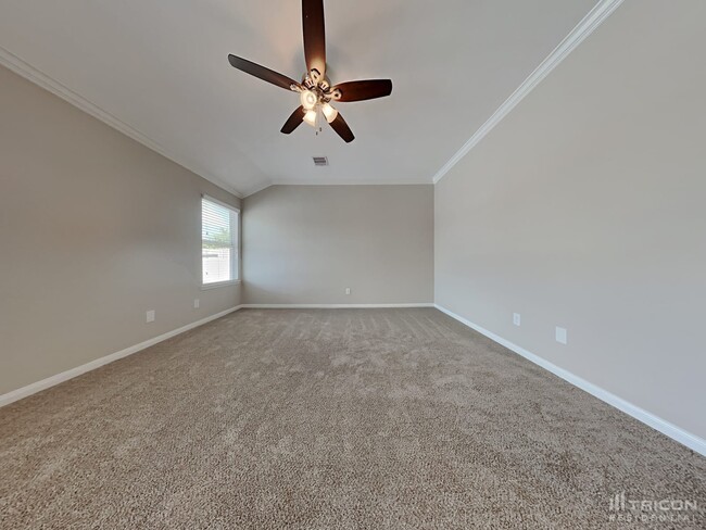 Building Photo - 308 Country Crossing Cir