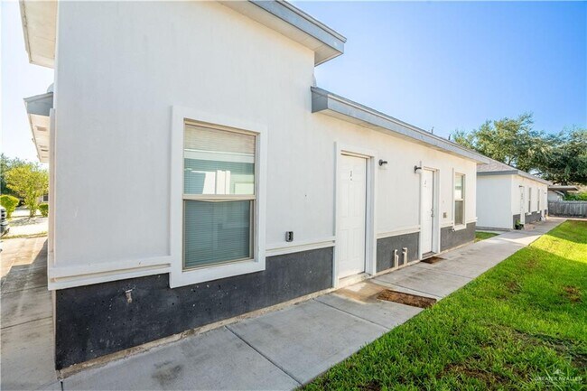 Building Photo - 22 W Chavez St
