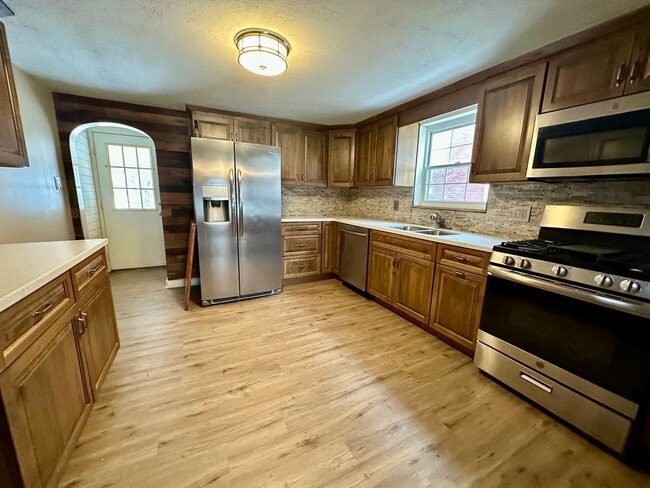 Building Photo - 533 Freeport Rd