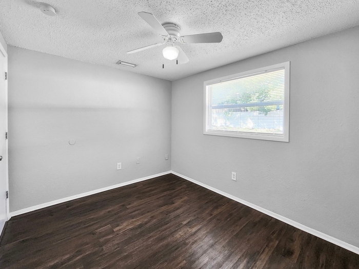 Building Photo - 2844 Homewood St