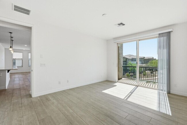 Building Photo - 5100 E Rancho Paloma Dr