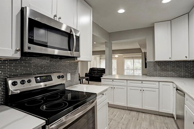 Building Photo - 12633 Memorial Dr