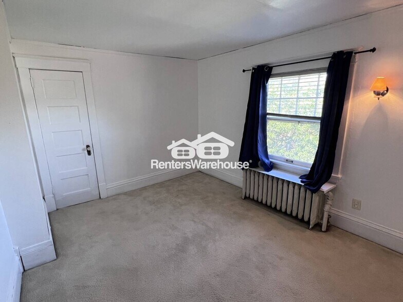 Building Photo - 1431 W 27th St
