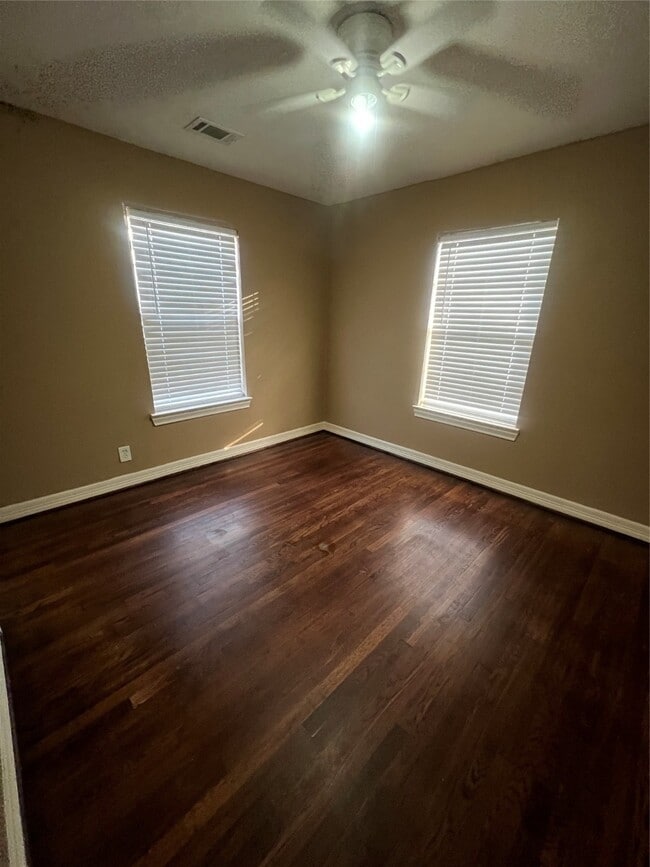 Building Photo - 230 Burress St