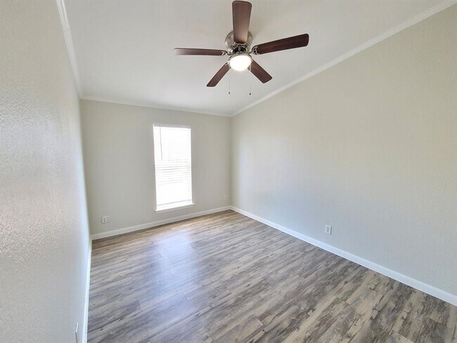 Building Photo - 8407 Riverstone Dr