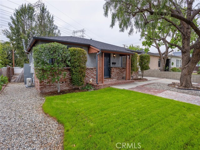 Building Photo - 927 N Screenland Dr