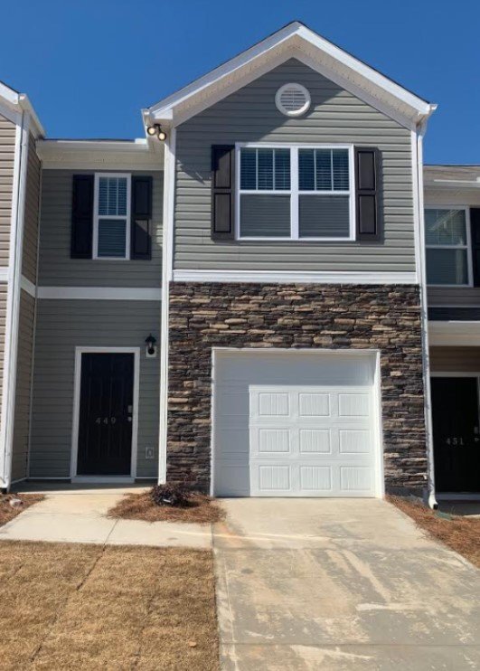 Building Photo - Spacious 3 Bed Townhouse with 2 Full Baths in Greer, SC -