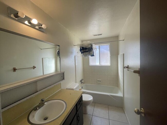 Building Photo - 1540 S 400 E
