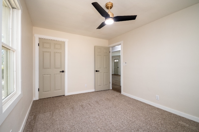 Building Photo - 418 N Trivoli Rd