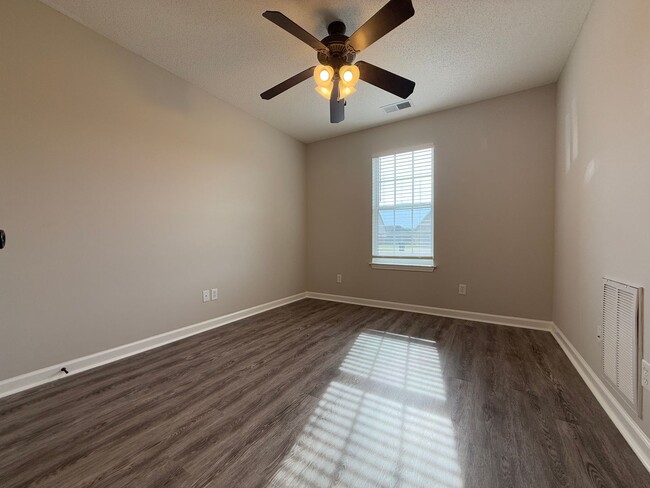 Building Photo - BAYOU VISTA RENTAL HOME 3 BED 2 BATH FENCE...