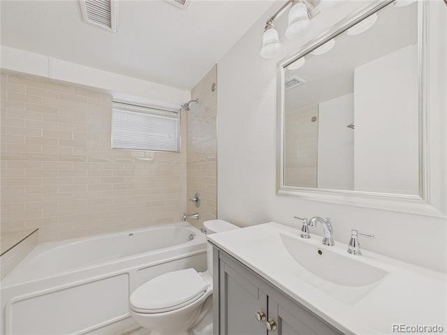 Building Photo - 1356 S Milwaukee St