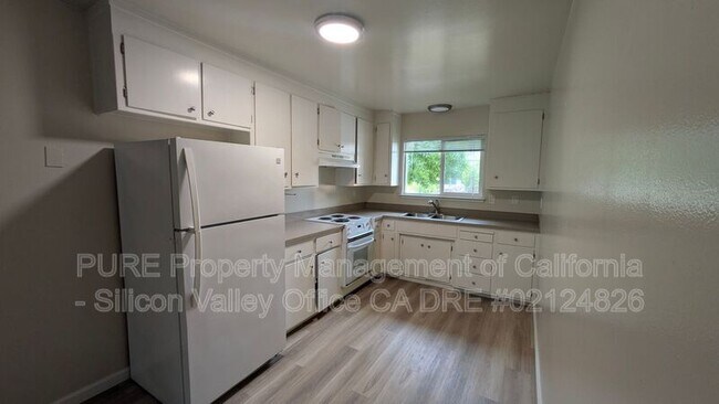 Building Photo - 1792 Halterman Ave