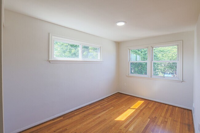 Building Photo - 4030 St Augustine Ln