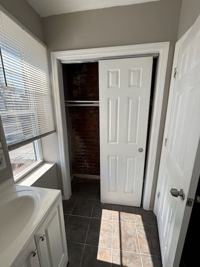 Building Photo - Spacious 2BR / 2BA Single-Family Home Near Fishtown – Available Now!