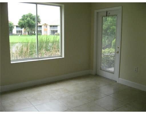 Building Photo - 4108 Glenmoor Dr