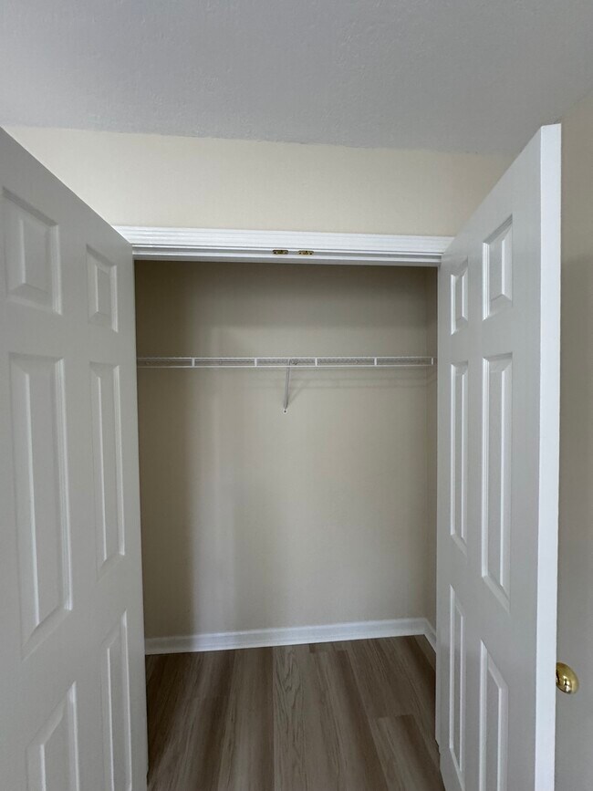 Building Photo - 3553 Oak Villa Way