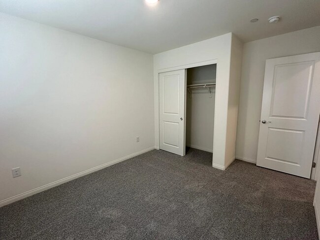Building Photo - 4492 Merlot Hls Ave