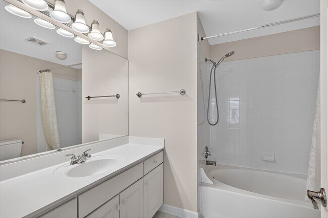 Building Photo - 801 Pleasant Dr