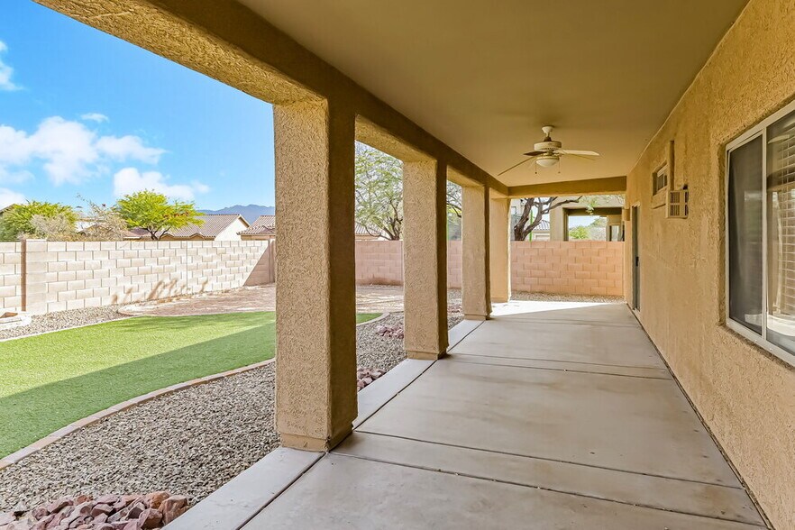Building Photo - 7450 W Balcony Bay Dr