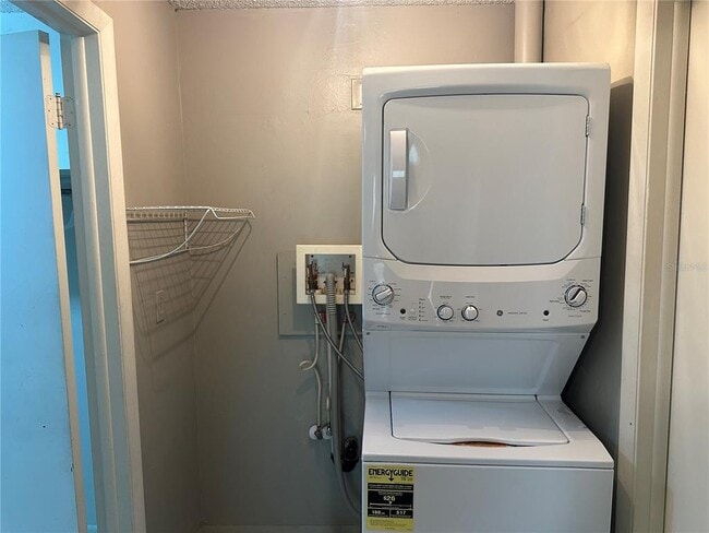 Building Photo - 516 Orange Dr