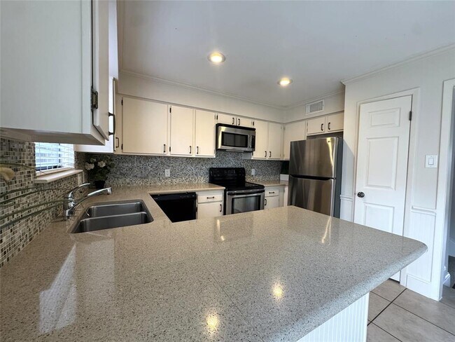 Building Photo - 1083 Country Pl Dr