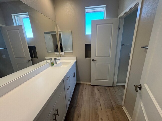 Building Photo - Spacious 3-Bedroom Home with Community Ame...