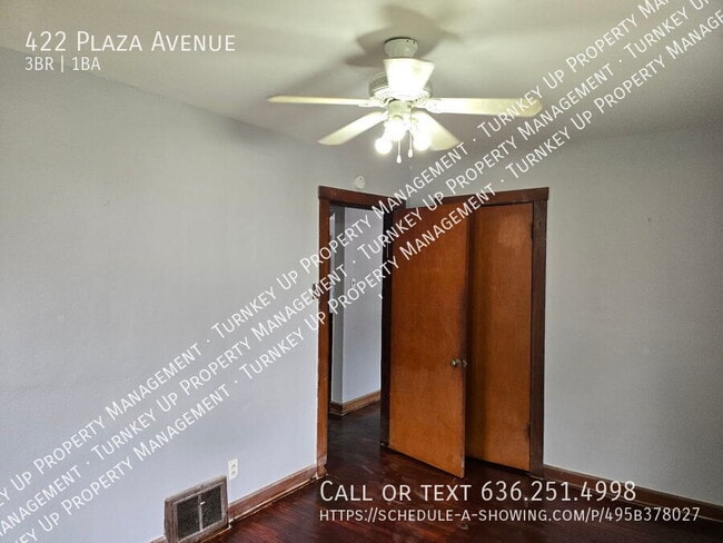 Building Photo - 422 Plaza Ave