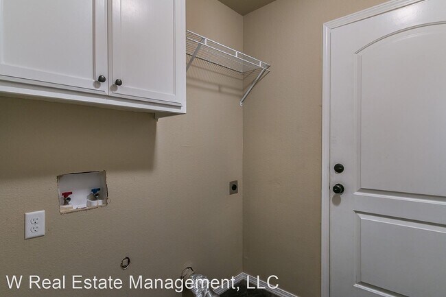 Building Photo - 4540 S Mirror St