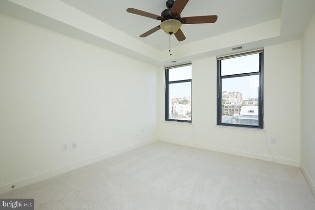 Building Photo - 525 N Fayette St