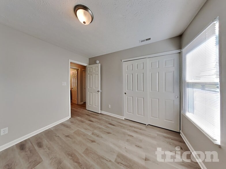 Building Photo - 5530 Thompson Park Blvd