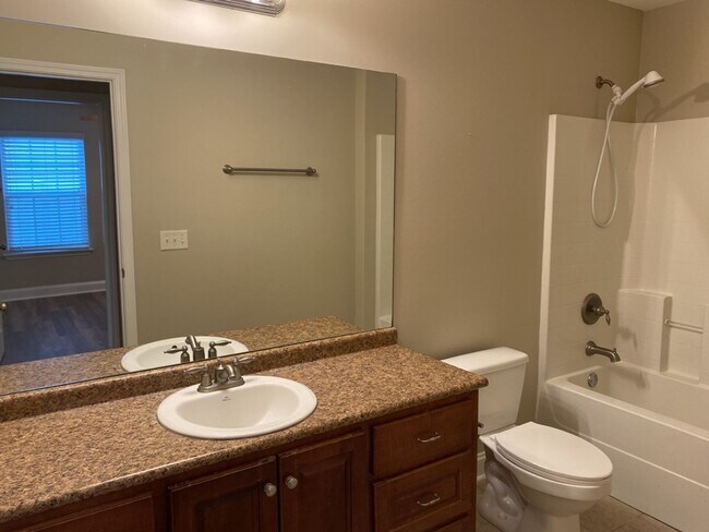 Building Photo - 152 Scarlett Ln