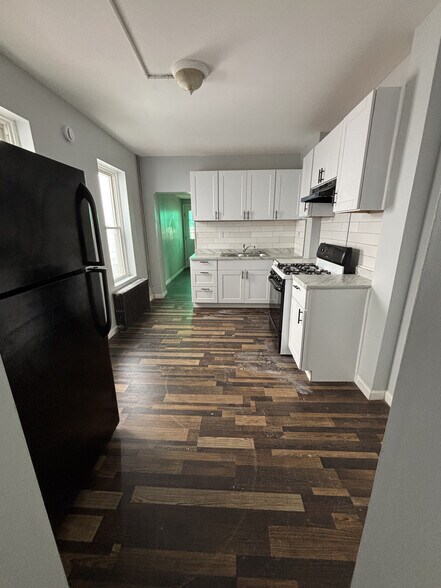Building Photo - 751 Roebling Ave