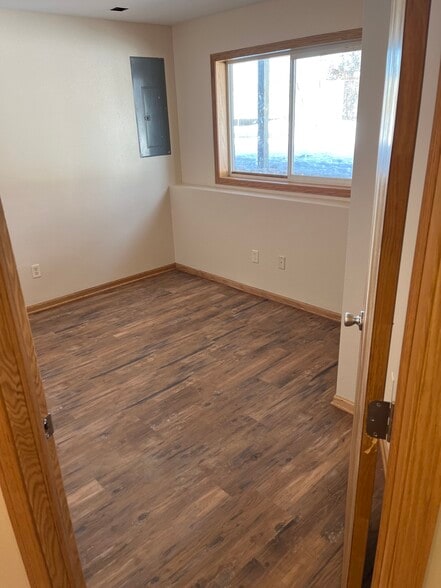 Building Photo - 540 6th Ave NE