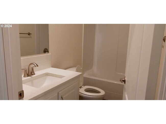 Building Photo - 348 N Falcon St