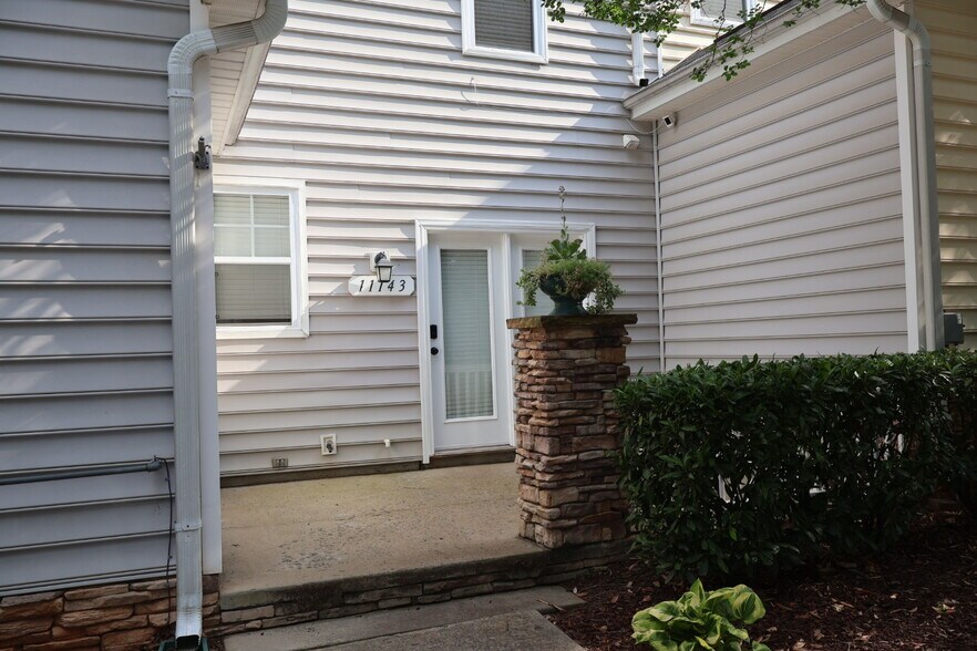 Building Photo - 11143 Dundarrach Ln