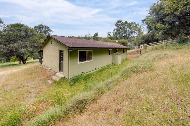 Building Photo - 1019 Mt Aukum Ct